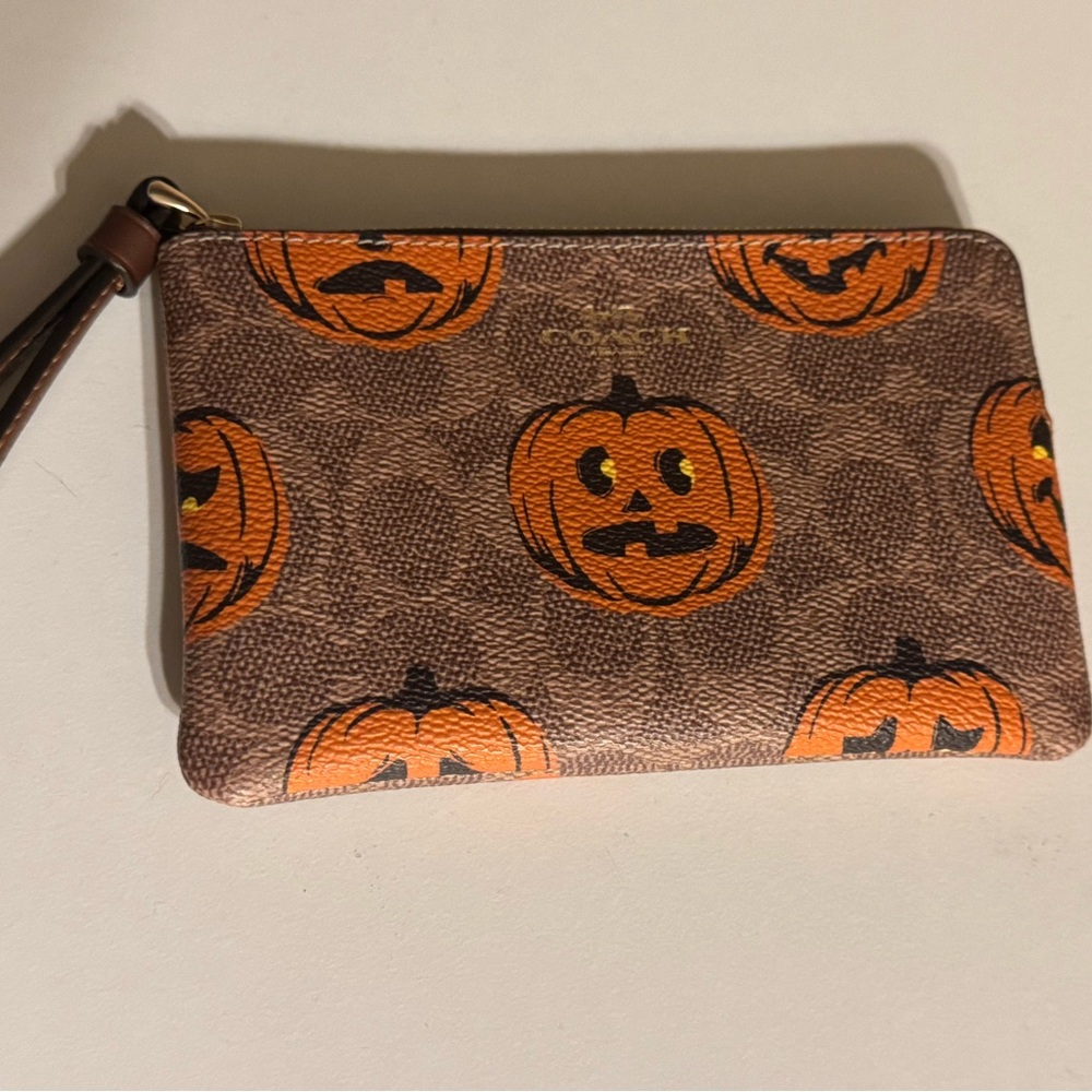 🖤 Coach Brown and Orange Pumpkin Wristlet 🎃